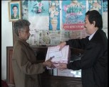 Huyện Lục Yên tặng quà đồng bào công giáo nhân dịp Noel năm 2011