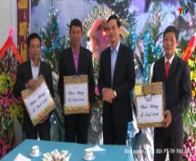 Đ/c Dương Văn Tiến – PCT UBND tỉnh chúc mừng giáo xứ An Thịnh nhân dịp Giáng sinh năm 2016