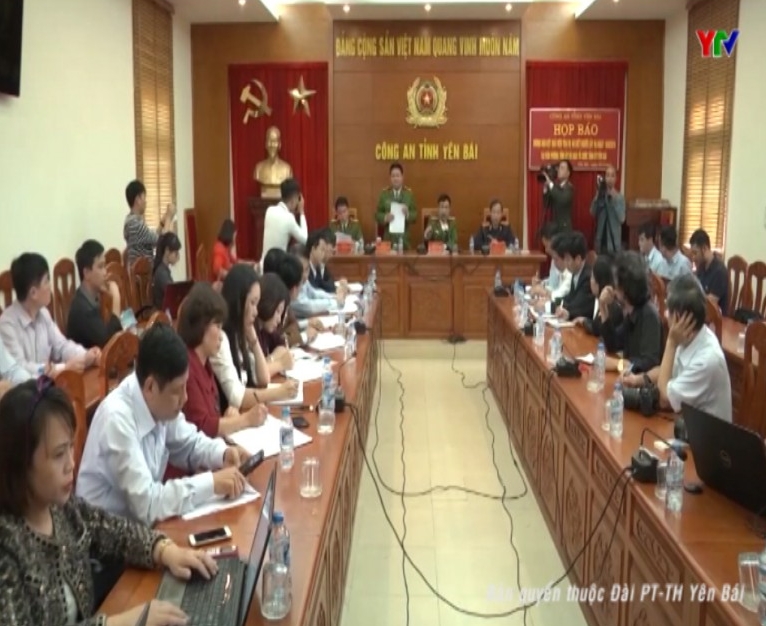 Tỉnh Yên Bái tổ chức họp báo thông báo kết quả điều tra vụ sát hại Bí thư Tỉnh ủy và Chủ tịch HĐND tỉnh.