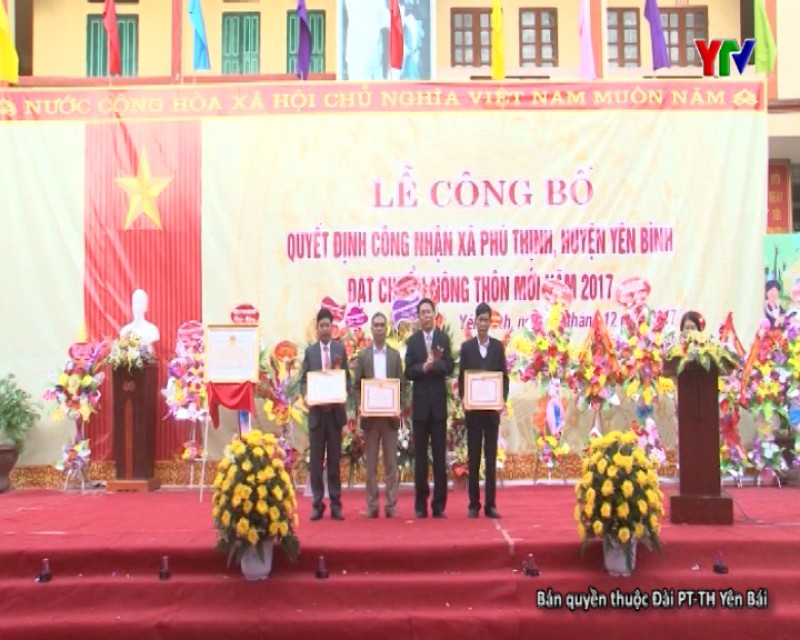 Xã Phú Thịnh huyện Yên Bình đón bằng công nhận đạt chuẩn nông thôn mới