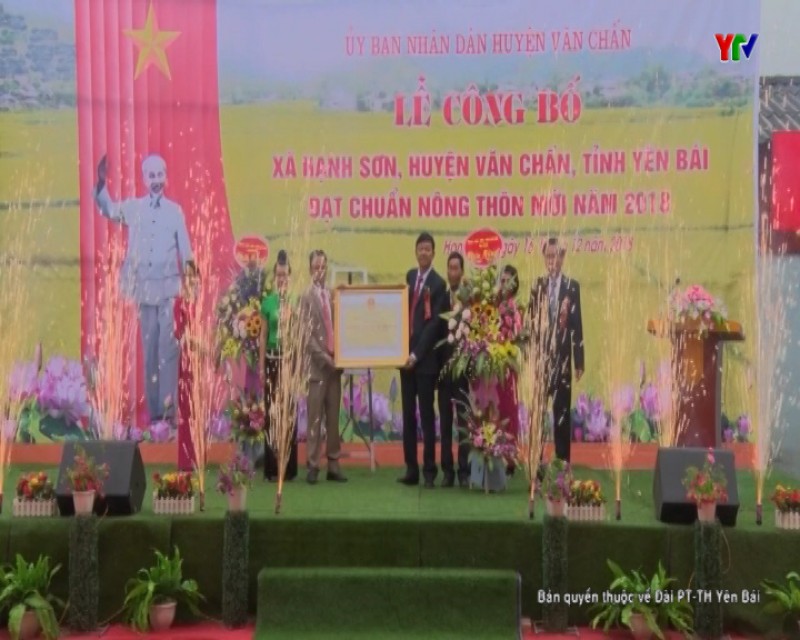Xã Hạnh Sơn, huyện Văn Chấn đón Bằng đạt chuẩn nông thôn mới