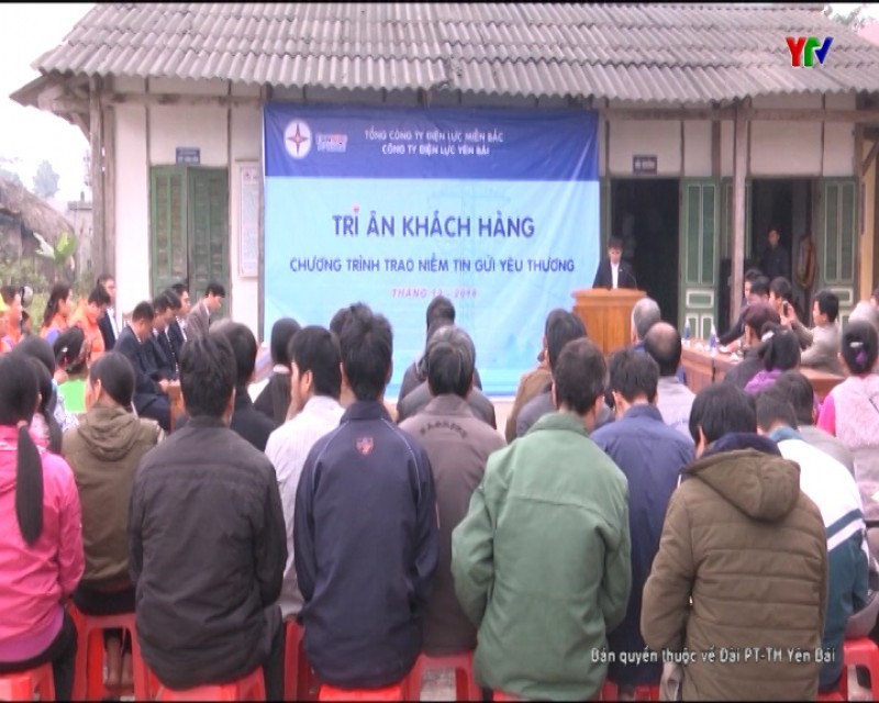 Công ty Điện lực Yên Bái tri ân khách hàng tại huyện Lục Yên