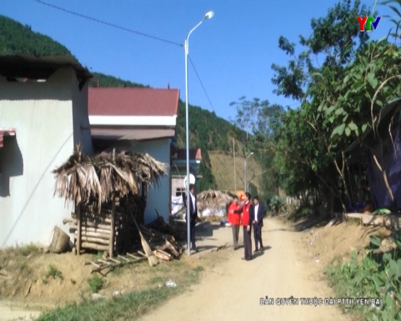 Hội Chữ thập đỏ tỉnh kiểm tra các công trình “Thắp sáng đường quê”