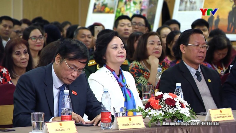 Đồng chí Bí thư Tỉnh ủy Phạm Thị Thanh Trà cùng Đoàn công tác của Quốc hội gặp gỡ cộng đồng người Việt tại Nga