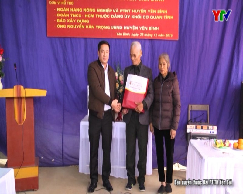 Bàn giao nhà tình nghĩa cho cựu chiến binh Nguyễn Văn Bính