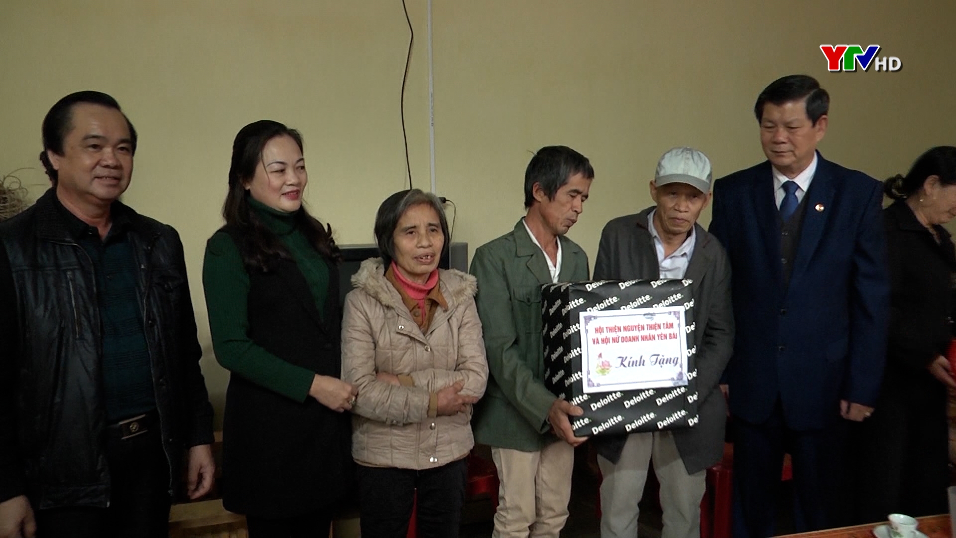 Hiệp hội Doanh nghiệp tỉnh Yên Bái trao kinh phí làm nhà nhân ái cho hộ nghèo