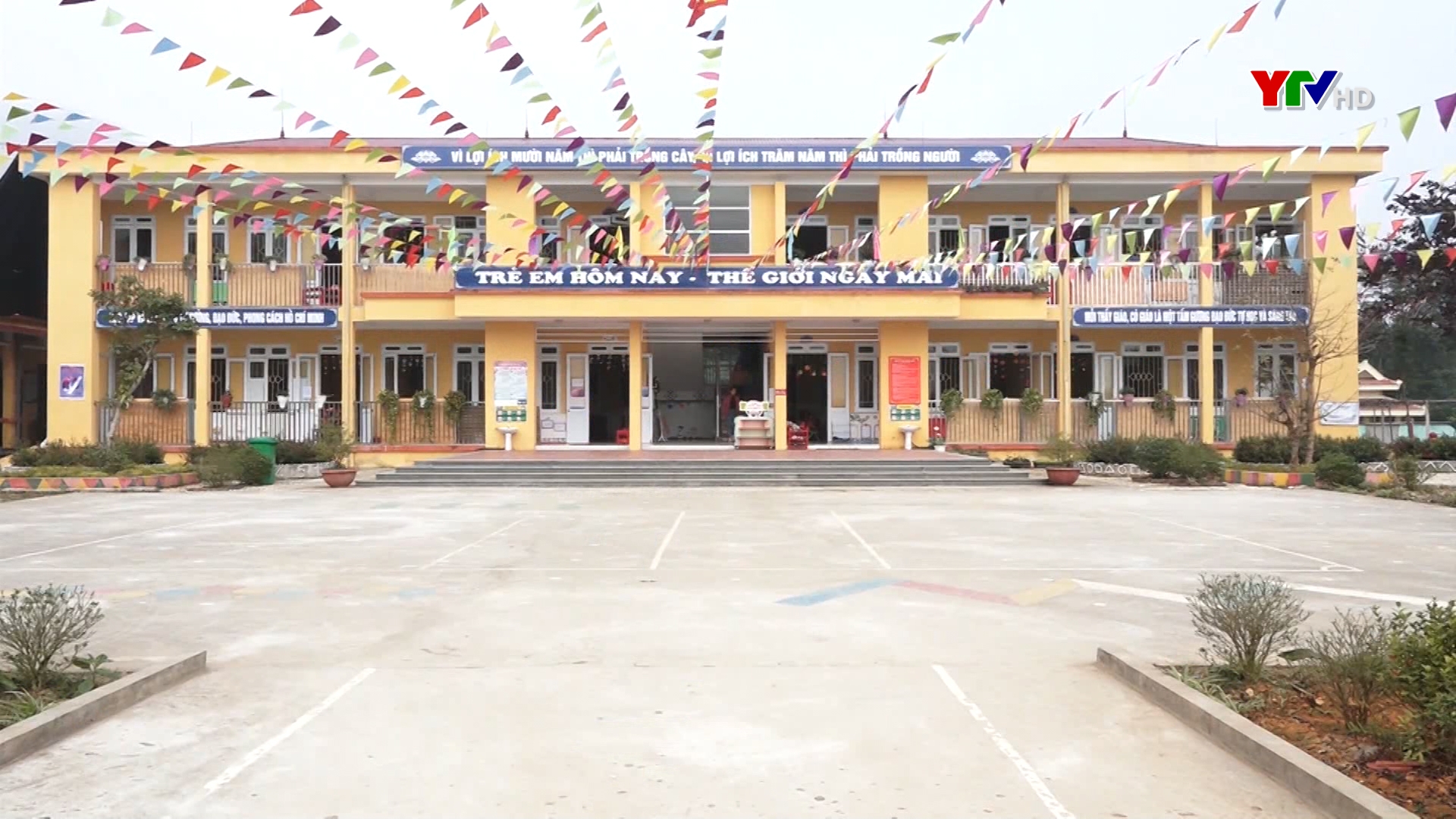 Các trường học huyện Lục Yên phòng chống rét cho học sinh