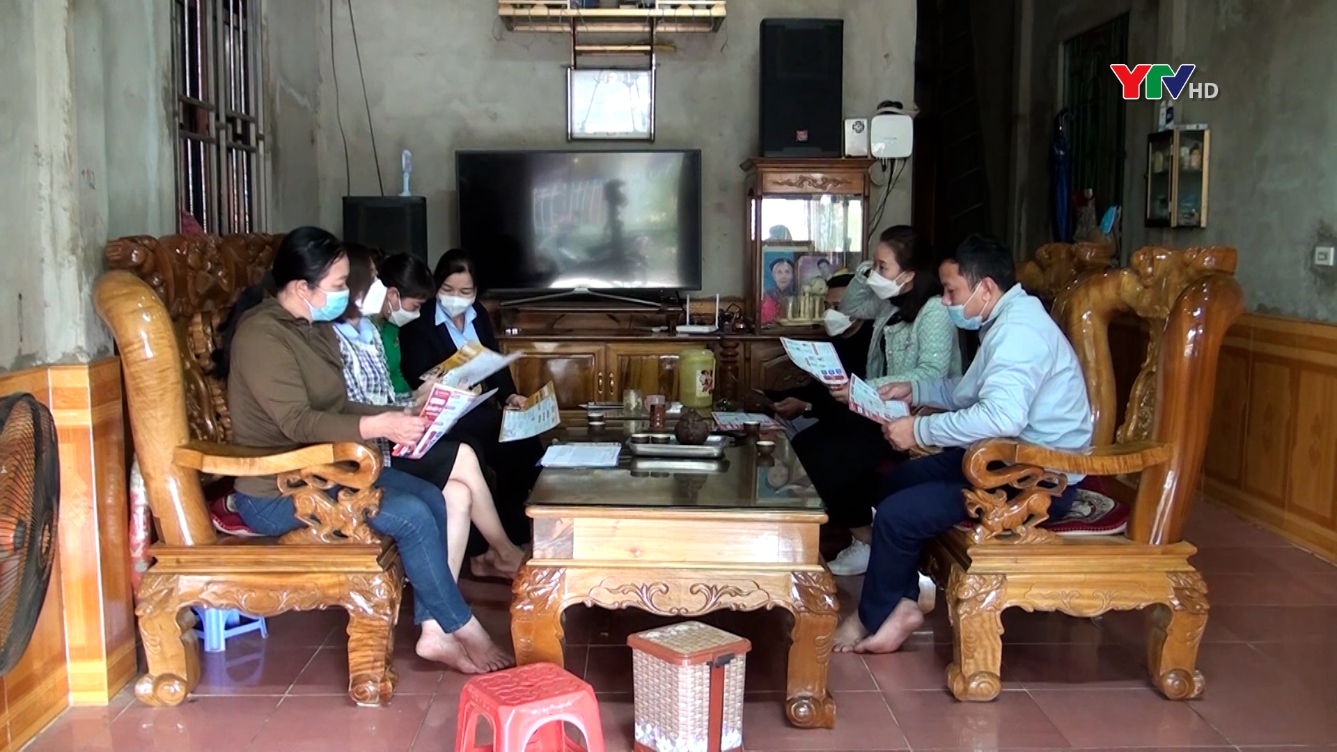 Huyện Văn Yên tích cực vận động người dân tham gia BHYT hộ gia đình