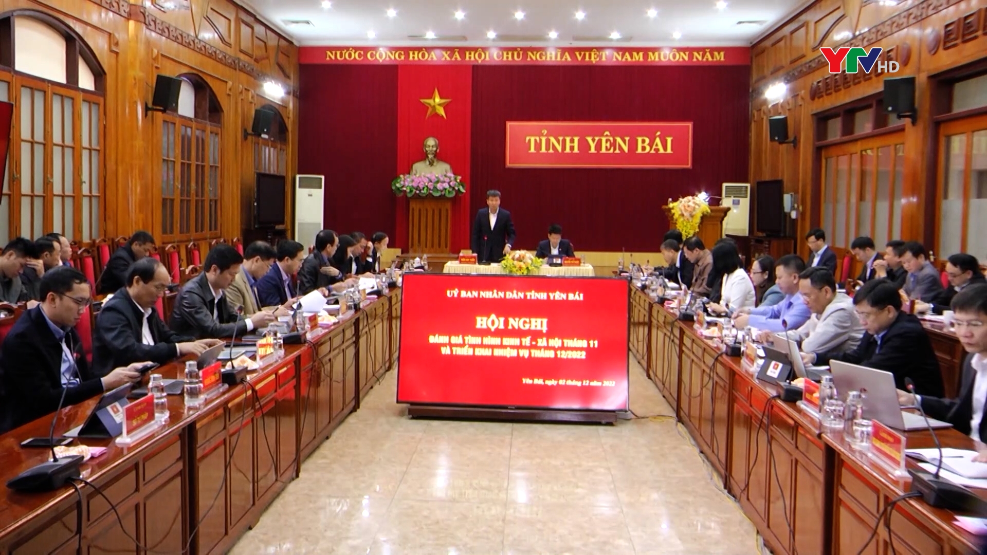Đồng chí Chủ tịch UBND tỉnh Trần Huy Tuấn: Nỗ lực tối đa, tập trung cao độ, tăng tốc về đích các chỉ tiêu nhiệm vụ năm 2022